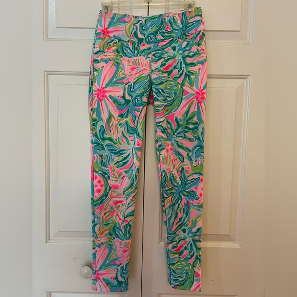 Lilly Pulitzer Pants - Lilly Pulitzer Luxletic Tropical Print Leggings Athleisure Pants NWOT Size 00